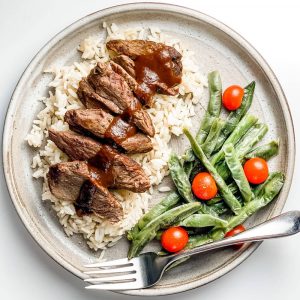 Healthy Beef Medallions with Rice and Green Beans and Cherry Tomatoes - Fitness Nutrition
